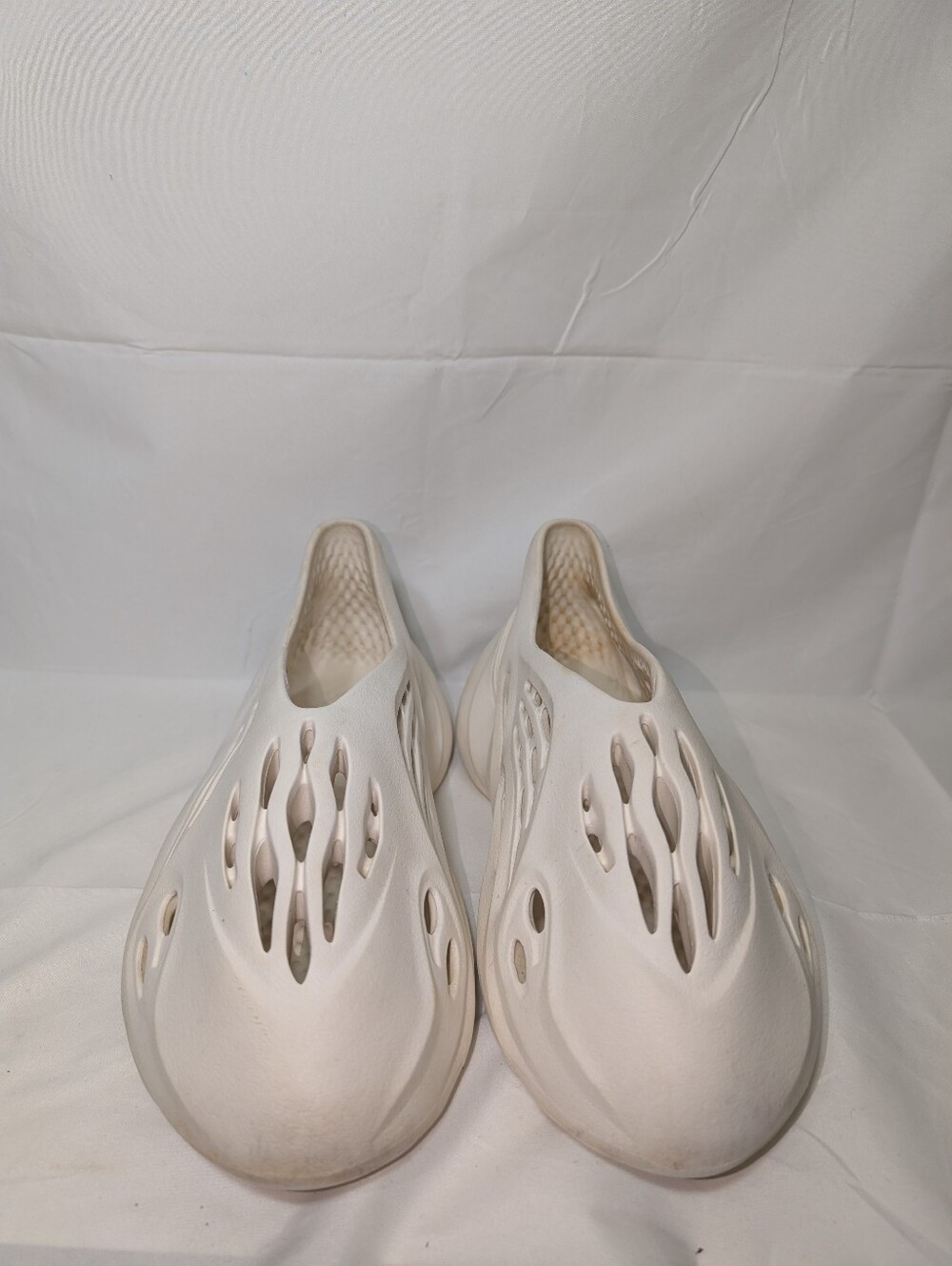 Adidas Yeezy Foam Runners - Picture 2 of 9